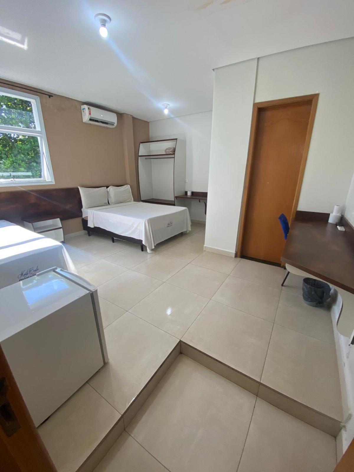 O Hotel Monte Carlo Uberlândia fica próximo aos hospitais Santa Catarina, Santa Clara, Santa Genoveva e várias clínicas médicas Exterior foto